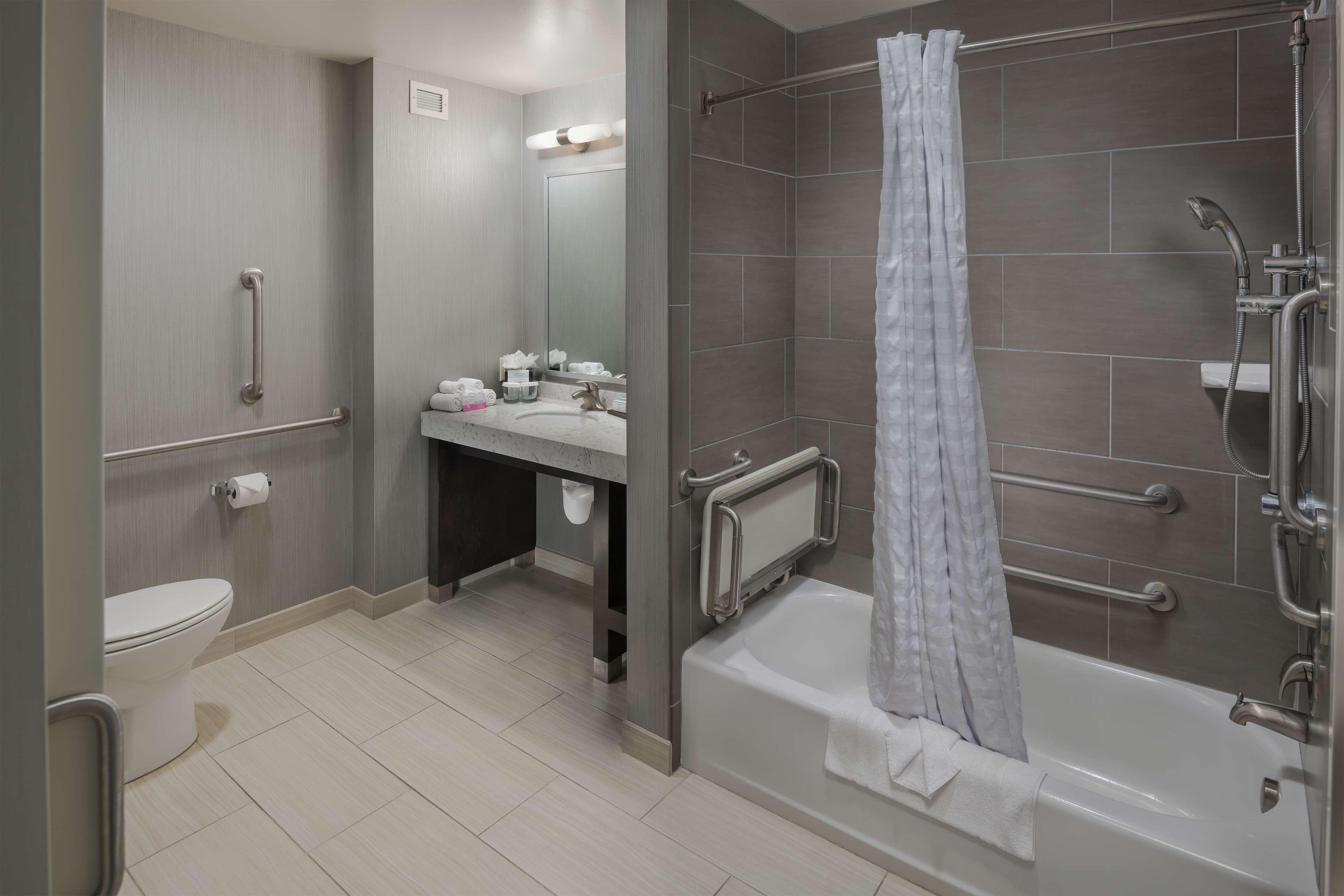 Embassy Portland/hillsboro 4*